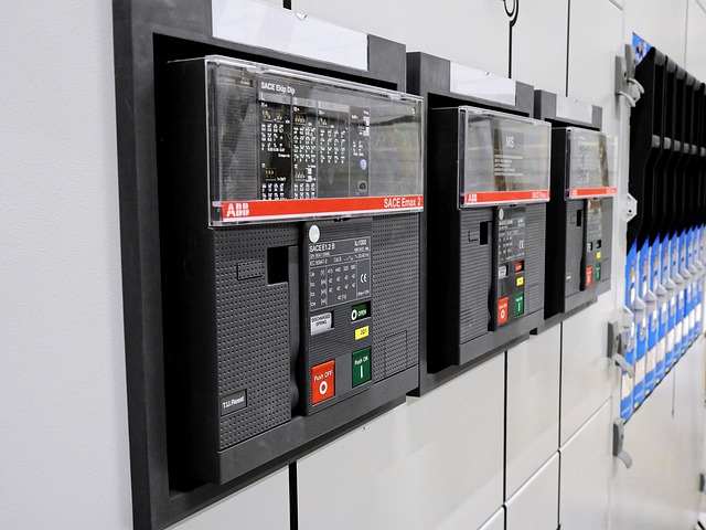 electrician-640x480-14634264.jpeg