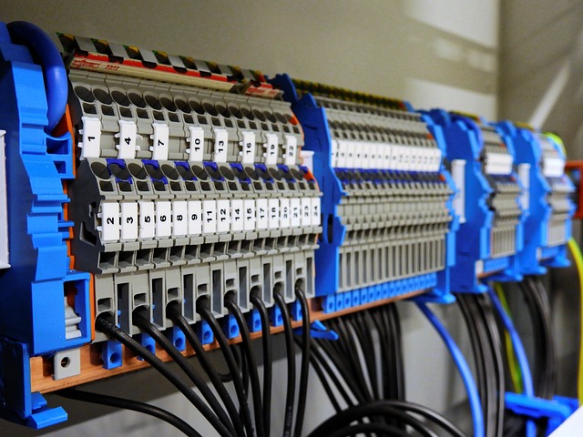 electrician-640x480-74538726.jpeg