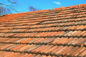 roofer-640x480-73944121.jpeg