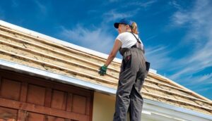 roofer-640x480-87595331.jpeg