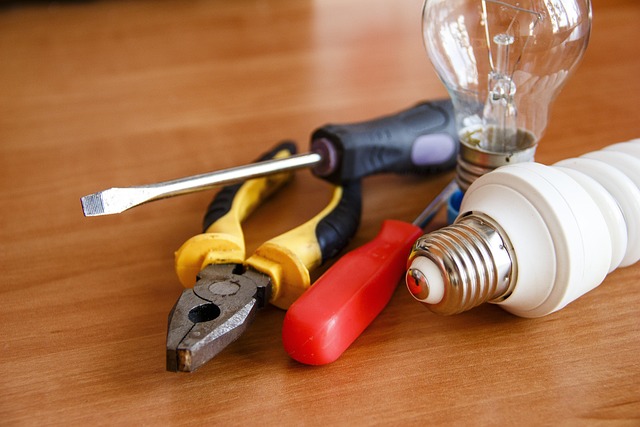 electrician-640x480-51145665.jpeg