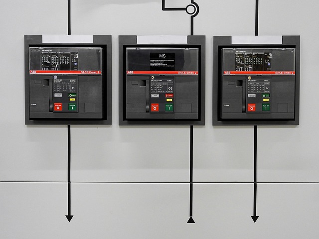 electrician-640x480-59544260.jpeg