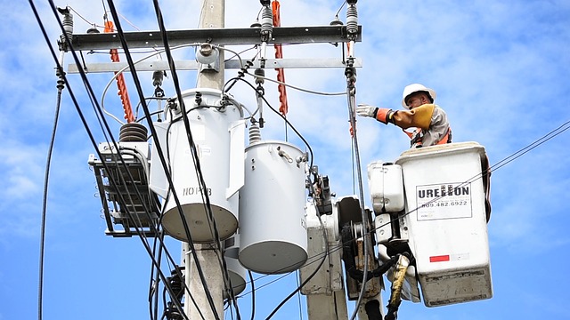 electrician-640x480-76567522.jpeg