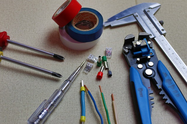 electrician-640x480-78343794.jpeg