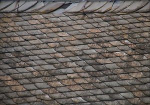 roofer-640x480-77822097.jpeg