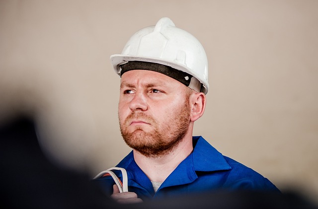electrician-640x480-54053051.jpeg