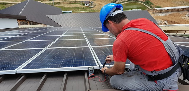 electrician-640x480-99545033.jpeg
