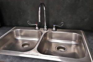 plumbing-services-640x480-2975860.jpeg