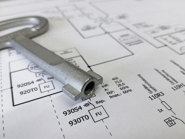electrician-640x480-77211880.jpeg