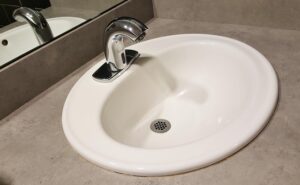 plumbing-640x480-86020298.jpeg