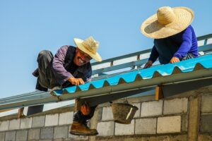 roofer-640x480-39147260.jpeg